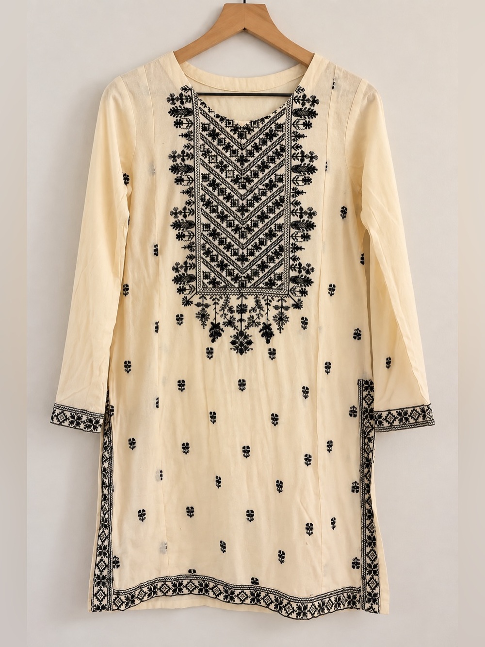 Ivory & Black Embroidered Pakistani Kurta Tunic